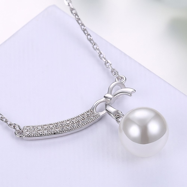 Picture of First Class Venetian Pearl Platinum Plated Necklaces & Pendants