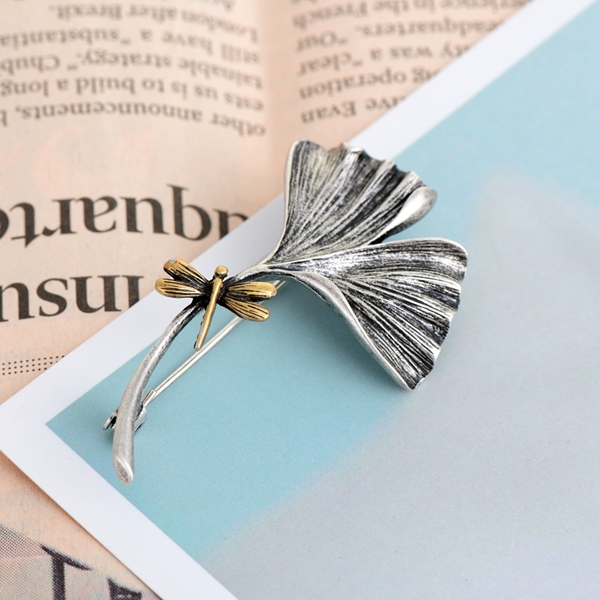Picture of Classic Casual Brooche from Editor Picks