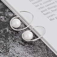 Picture of Platinum Plated Artificial Pearl Hoop Earrings As a Gift