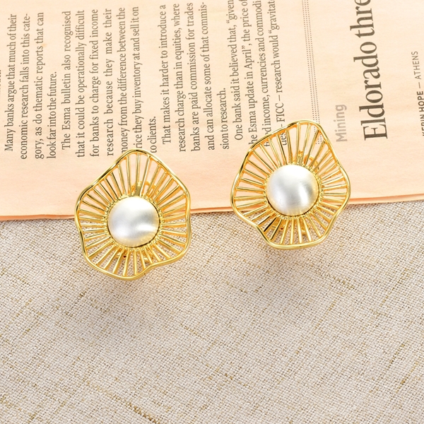 Picture of Hot Selling Gold Plated Zinc Alloy Stud Earrings from Top Designer