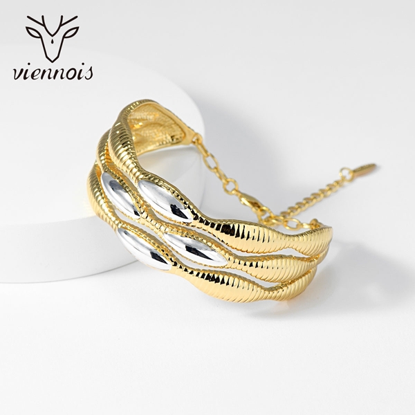 Picture of Designer Gold Plated Zinc Alloy Fashion Bangle with Easy Return