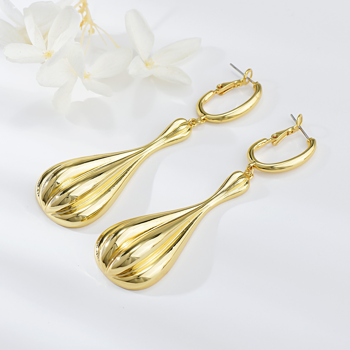 Fashionable Dubai Gold Plated Drop & Dangle Earrings