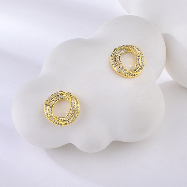 Picture of Cheap Gold Plated Delicate Stud Earrings From Reliable Factory