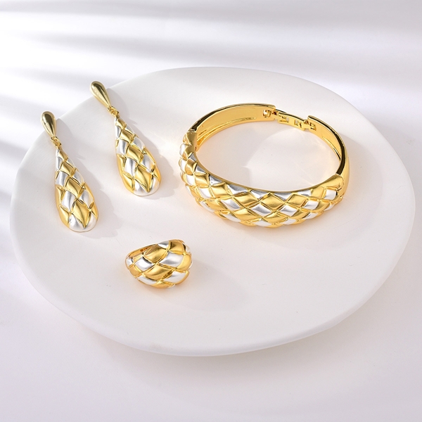 Picture of Dubai Zinc Alloy 3 Piece Jewelry Set with 3~7 Day Delivery