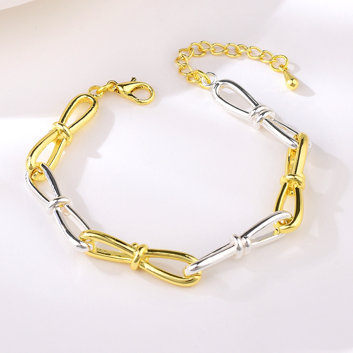Dubai Medium Fashion Bracelet with 37 Day Delivery