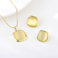Picture of Sparkly Small Gold Plated 2 Piece Jewelry Set