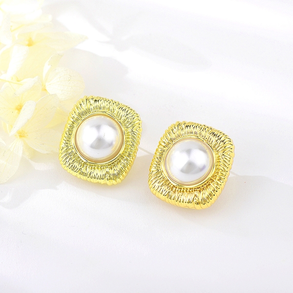 Picture of Durable Classic Artificial Pearl Stud Earrings