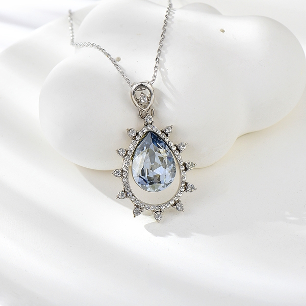 Picture of Unique Swarovski Element Zinc Alloy Pendant Necklace