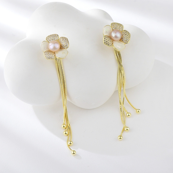 Picture of Delicate White Dangle Earrings with Speedy Delivery