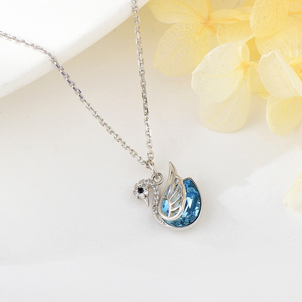 Picture of Origninal Swarovski Element swan Pendant Necklace