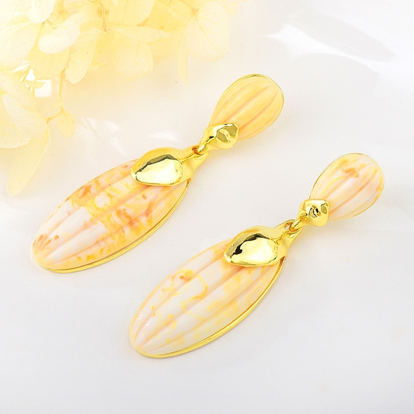 Picture of Classic Medium Dangle Earrings with Fast Shipping