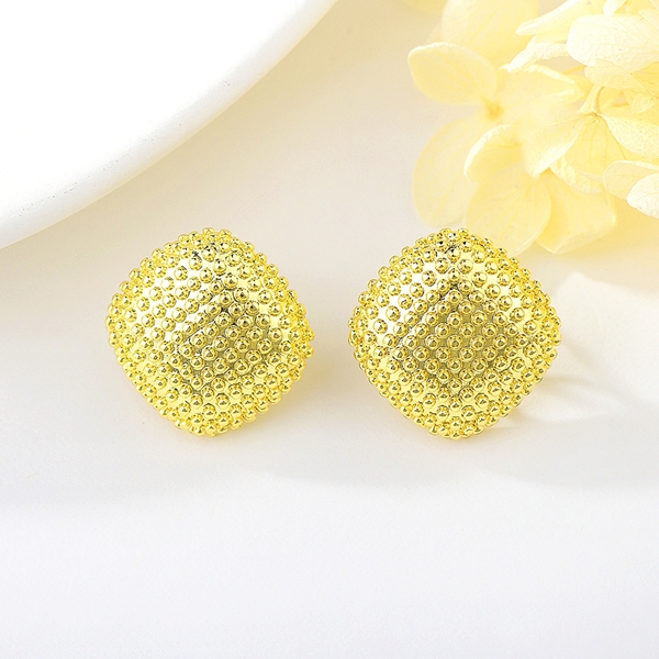 Picture of Great Value Gold Plated Zinc Alloy Stud Earrings with Full Guarantee