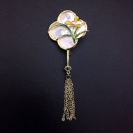 Show details for Bulk Platinum Plated Flowers & Plants Brooche with Easy Return