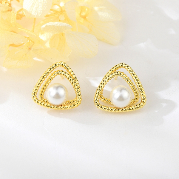 White And Grey Ladies Artificial Pearl Earrings at Best Price in Katihar |  Shobha Store
