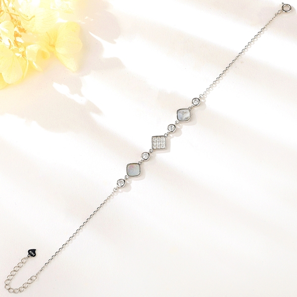 Picture of Sparkling Small 925 Sterling Silver Fashion Bracelet