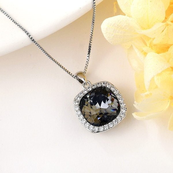 Picture of Fashion Swarovski Element Pendant Necklace with Full Guarantee
