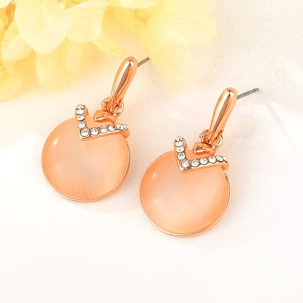 Picture of Irresistible White Zinc Alloy Dangle Earrings For Your Occasions